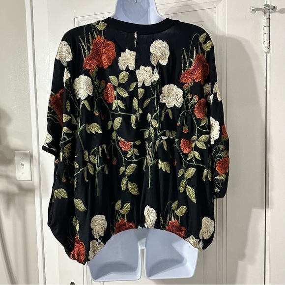 Anthropologie AKEMI + KIN Allora Size XS/S Floral Embroidered Oversized Top - Picture 11 of 11